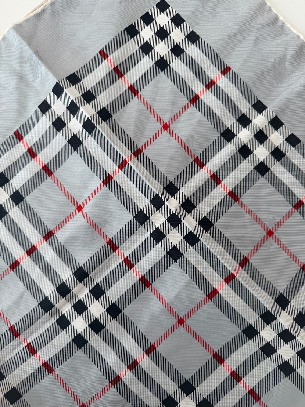 Burberry Vintage Light Gray Plaid Scarf - Picture 5 of 5